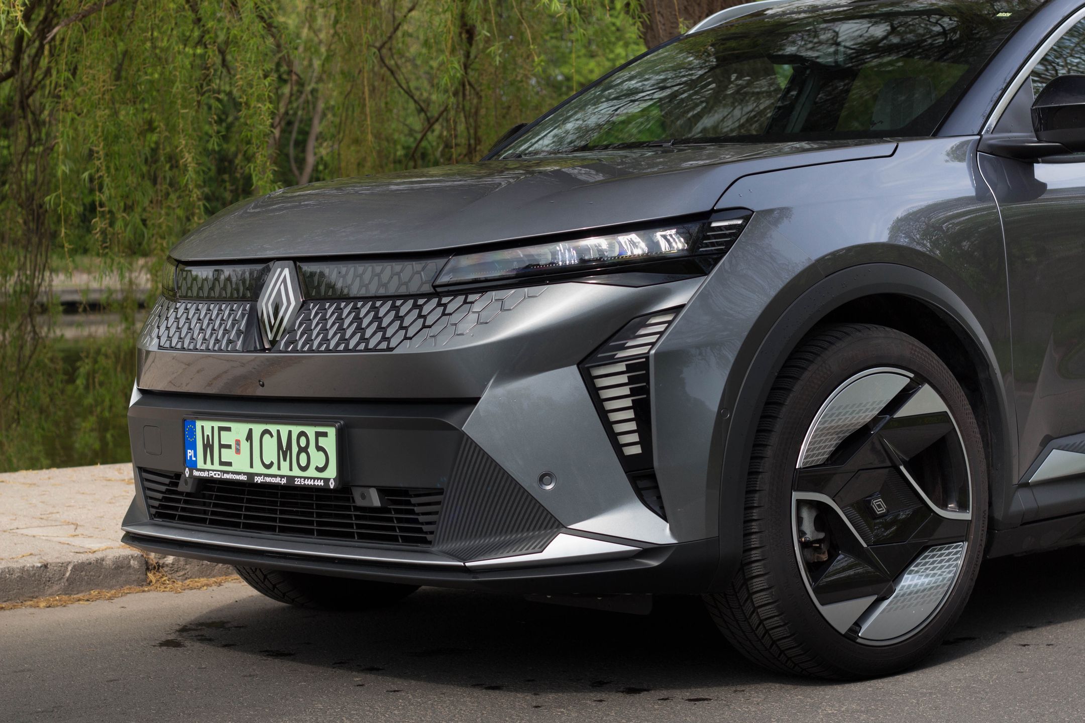 Renault Scenic E-Tech iconic long range