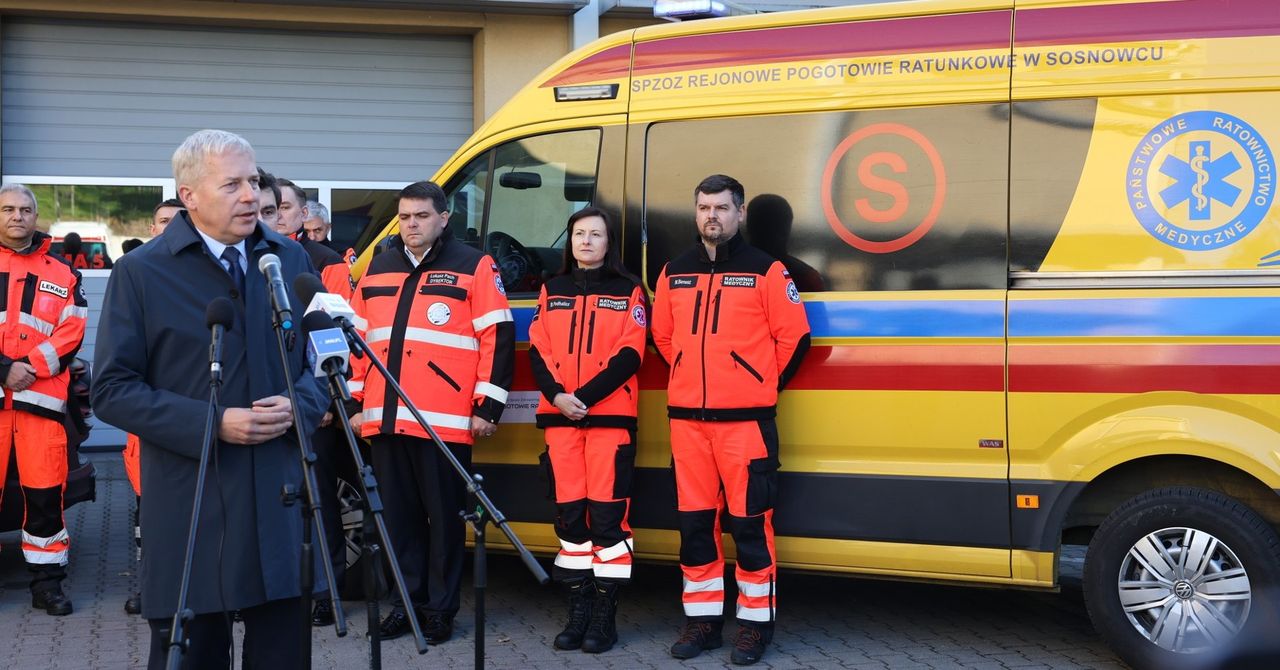 Śląskie: 16 nowych karetek pogotowia dla całego województwa