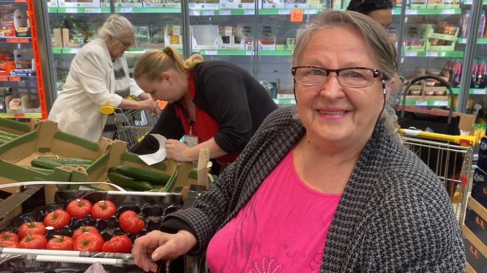 Przyłapani w Biedronce, jak odrywali ogonki. "Ja się nie wstydzę"