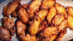 Lubisz jeść skrzydełka z kurczaka? Oto jaki wpływ mają na organizm