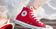 Zwykłe-niezwykłe tenisówki. Kultowe Conversy włożysz już niebawem