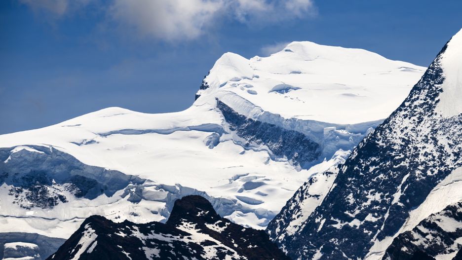 Tragedia w Alpach. Na alpinistów runęła część lodowca. 2 osoby nie żyją 