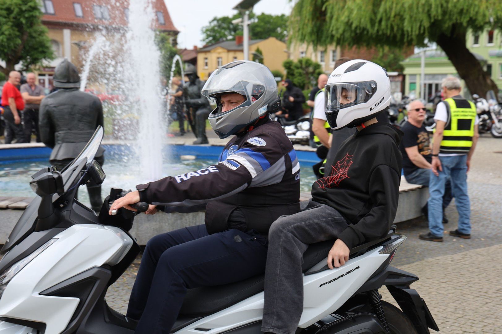 Parada motocyklowa w Rakoniewicach! Setki miłośników dwóch kółek na ulicach miasta