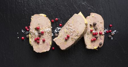 Foie gras (pasztet strasburski) - kalorie i wartości odżywcze, kontrowersje