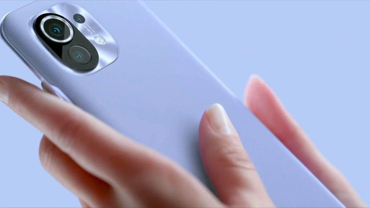 Xiaomi Mi 11 oficjalnie. Nowy flagowiec ma poczwórnie zakrzywiony ekran z pulsometrem 1