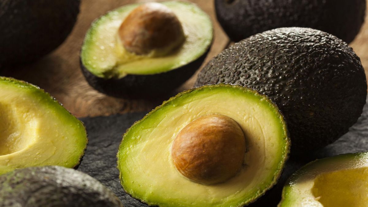 Awokado to źródło nienasyconych kwasów tłuszczowych