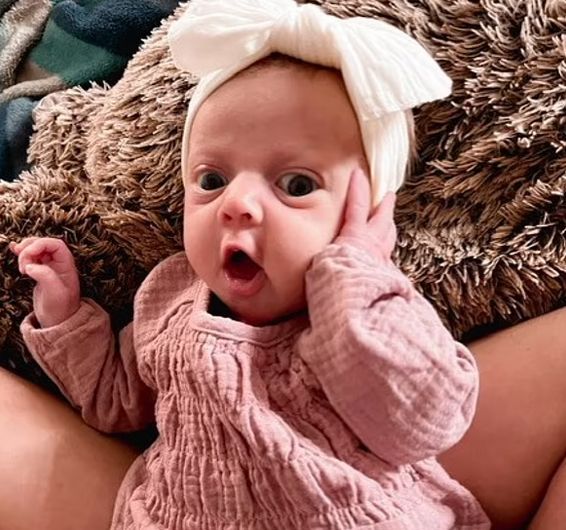 Bri urodziła córkę, choć nie wiedziała, że jest w ciąży