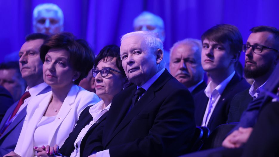 Jarosław Kaczyński, Elżbieta Witek i  Marlena Maląg na konwencji PiS