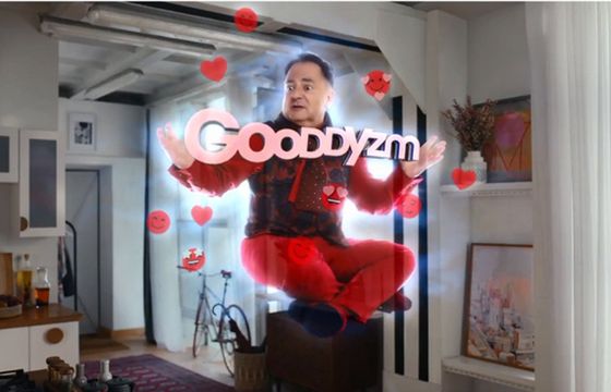 Robert Makłowicz nawraca na "Gooddyzm" w kampanii Virgin Mobile