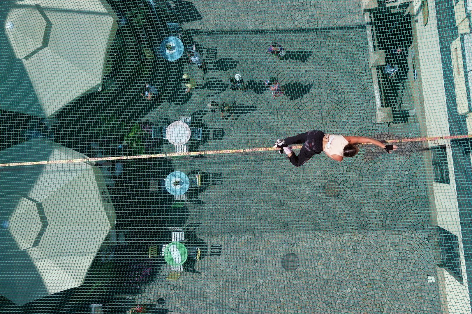 27.07.2024 LUBLIN 
 LINOSKOCZEK SLACKLINER LINA CHODZENIE PO LINIE WIEZA TRYNITARSKA KATEDRA STARE MIASTO DEPTAK SLACKLINERZY SZTUKMISTRZE CARNAVAL SZTUMISTRZOW 
 
 NZ 
 
 
 FOT. LUKASZ KACZANOWSKI/POLSKA PRESS