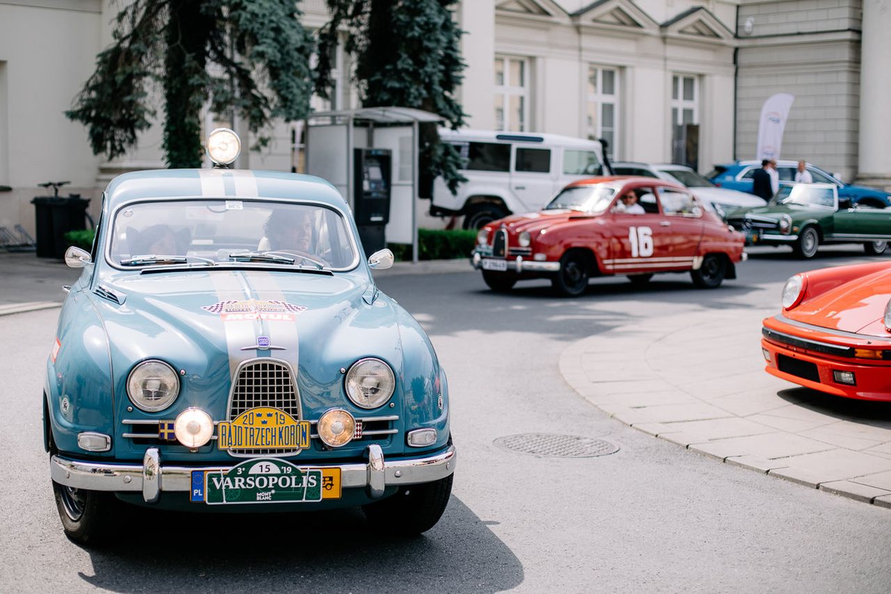 W Warszawie coraz liczniej odbywają się konkursy elegancji motoryzacyjnej.
