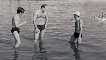 "Przerażające dawki alkoholu". Tak powstał kultowy film z czasów PRL-u