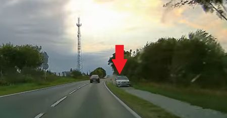 Brawura za kierownicą. 21-latek z BMW wjechał na ścieżkę rowerową