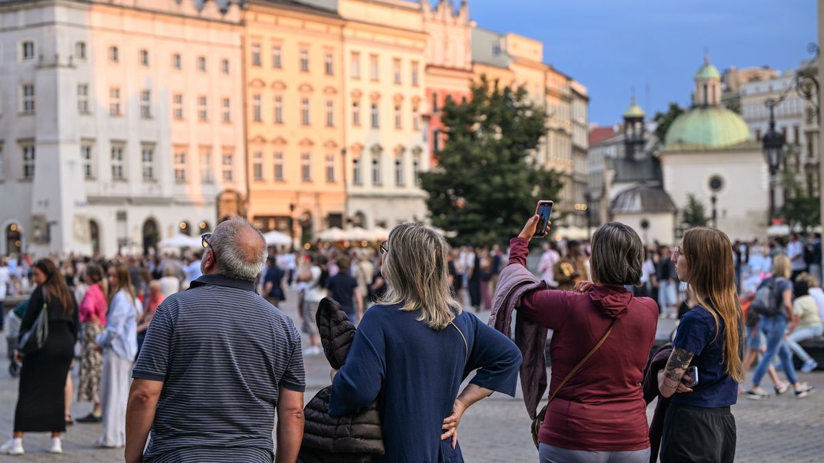Na zdjęciu turyści w Krakowie