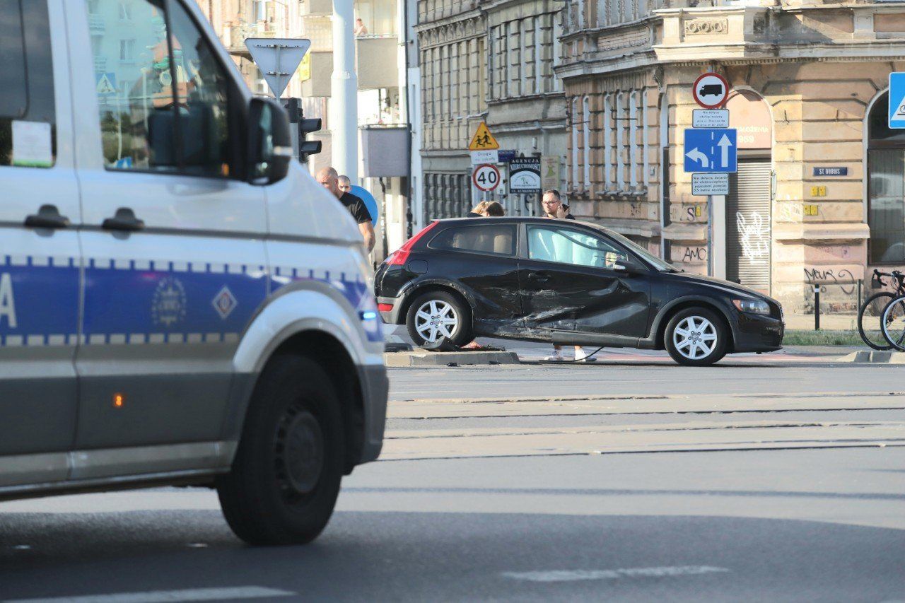 Usługa mStłuczka dostępna w aplikacji mObywatel. Kiedy się przyda?