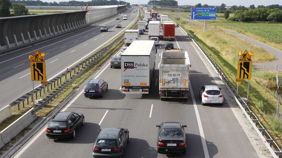 Drogowcy znów wchodzą na Autostradową Obwodnicę Wrocławia, aby dokończyć remont nawierzchni przy dylatacjach. Spodziewajcie się utrudnień.