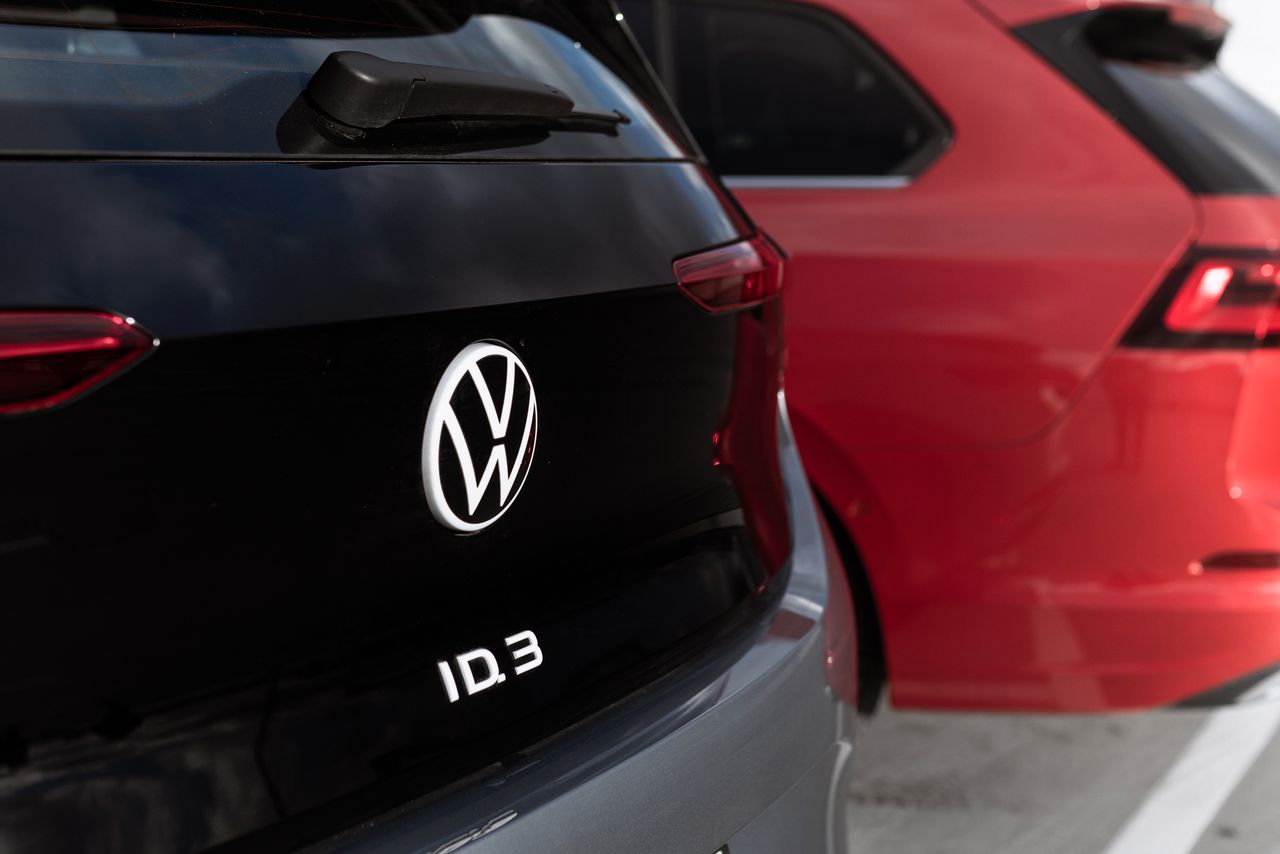 VW ID.3 vs VW Golf 1.5 eTSI