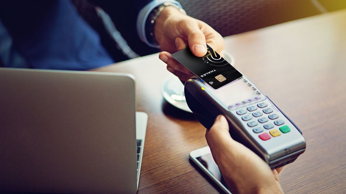 Bezstykowa biometryczna karta płatnicza. Płać bez PIN-u 1