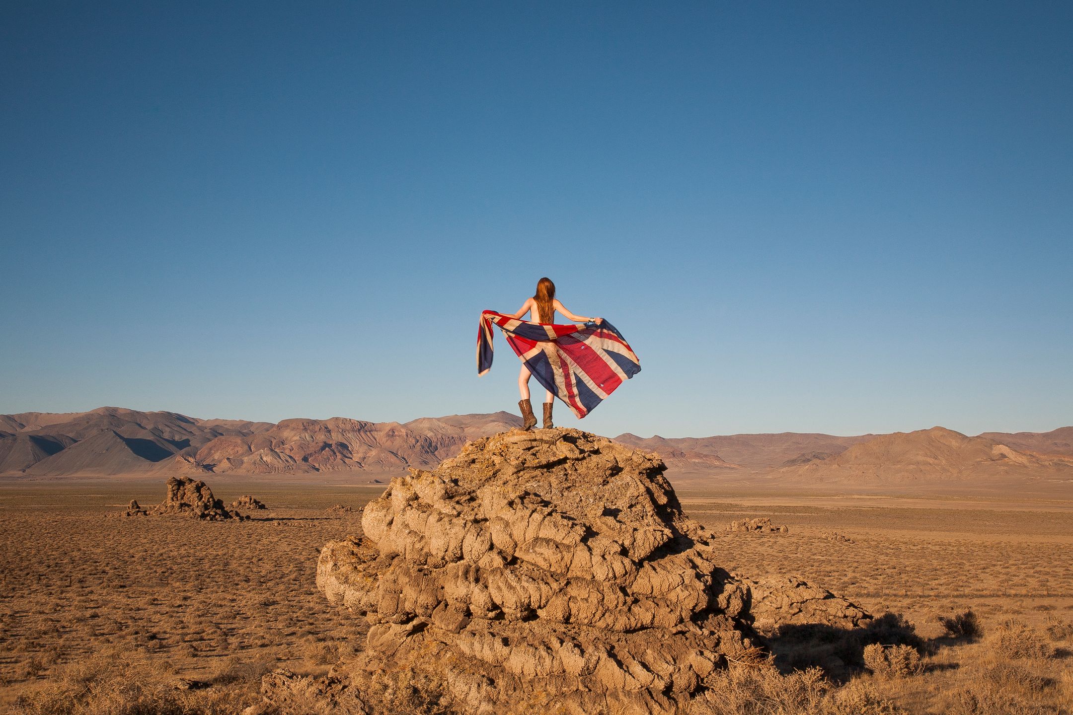 10 lat festiwalu "Burning Man" zamknięte w albumie "Dust to dawn" 12