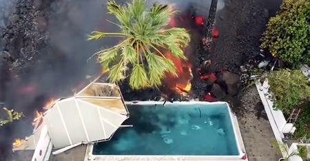 Dramat w Hiszpanii. Lawa wlewa się do domów przez okna. Nagranie z La Palma