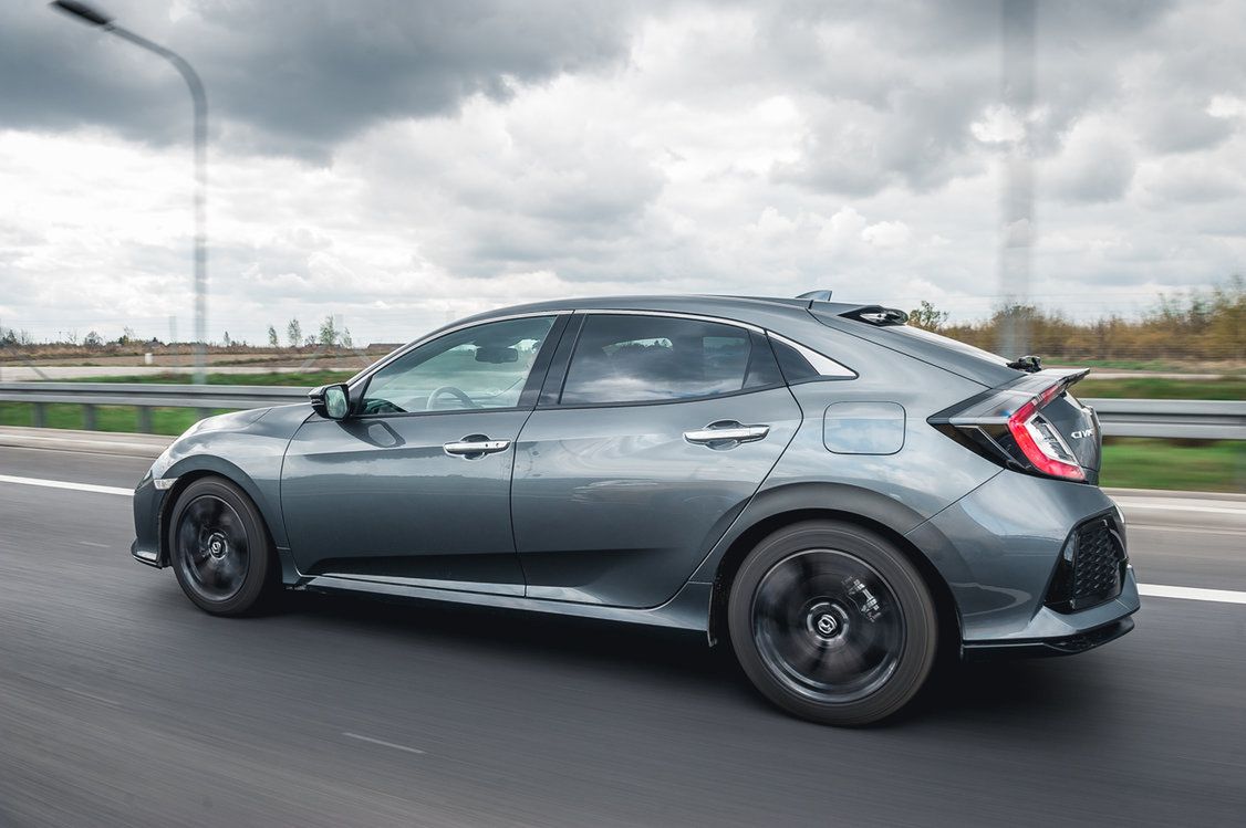 Honda zmieniła generację Civica i przez to model ten zaliczył duży spadek liczby rejestracji.