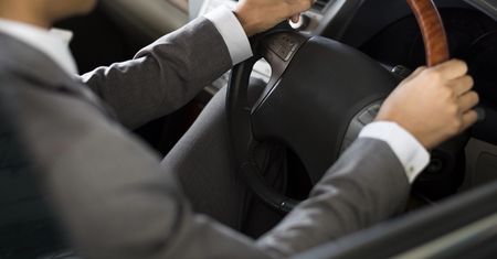 Ubezpieczenie assistance: co to jest i dlaczego warto je mieć do OC i AC?