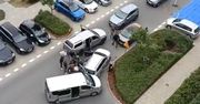 Zatrzymanie w Ursusie: auto uderzyło w nieoznakowanego busa