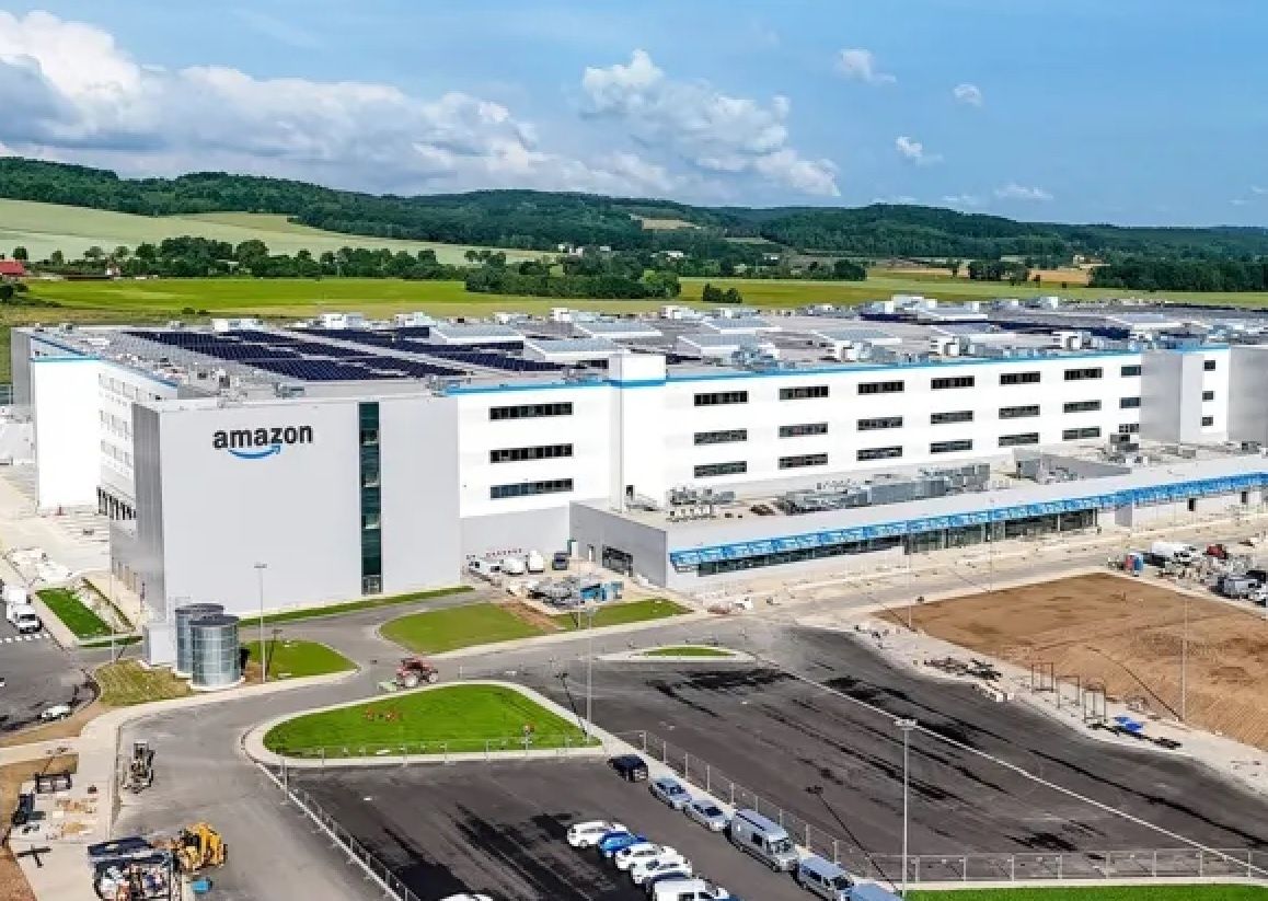Amazon blisko otwarcia kolejnego centrum logistycznego w Polsce. Więcej robotów niż ludzi