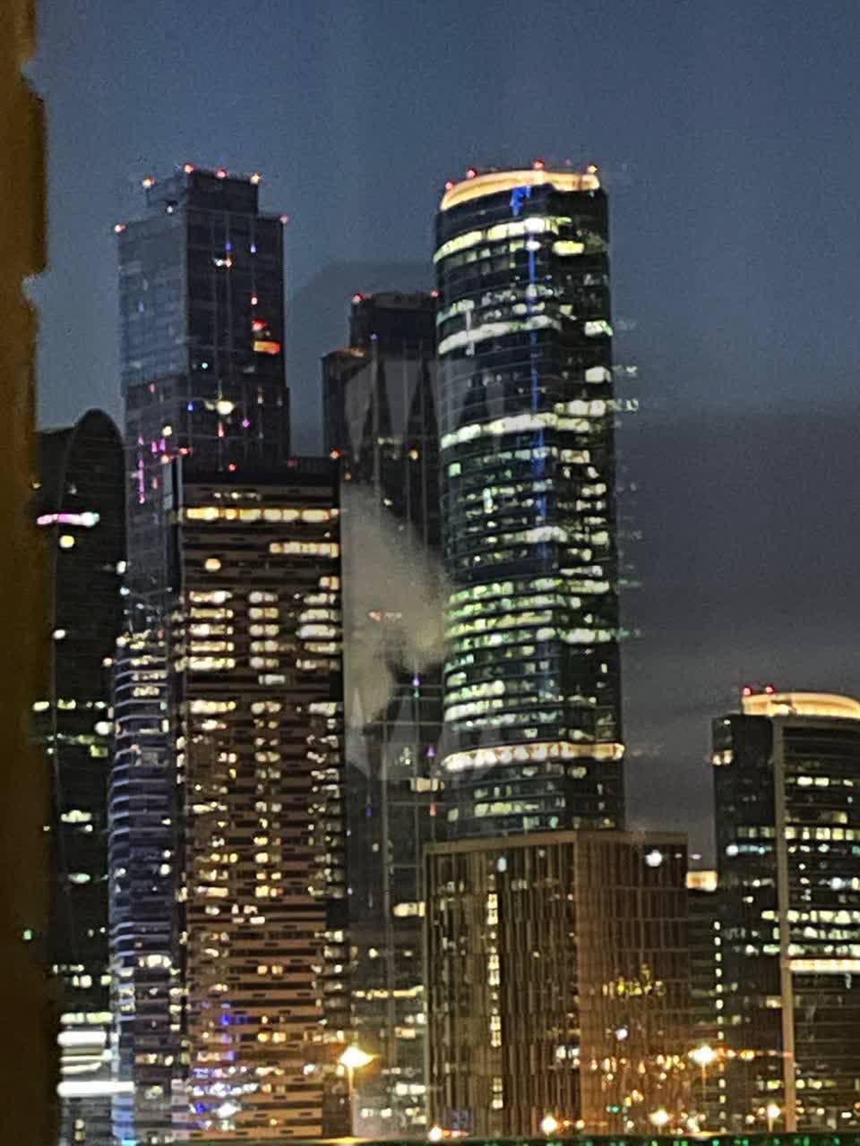 Uszkodzony wieżowiec w Moskwie 