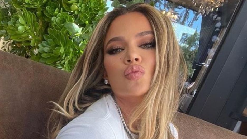Khloe Kardashian lansuje "tiramisu hair" 