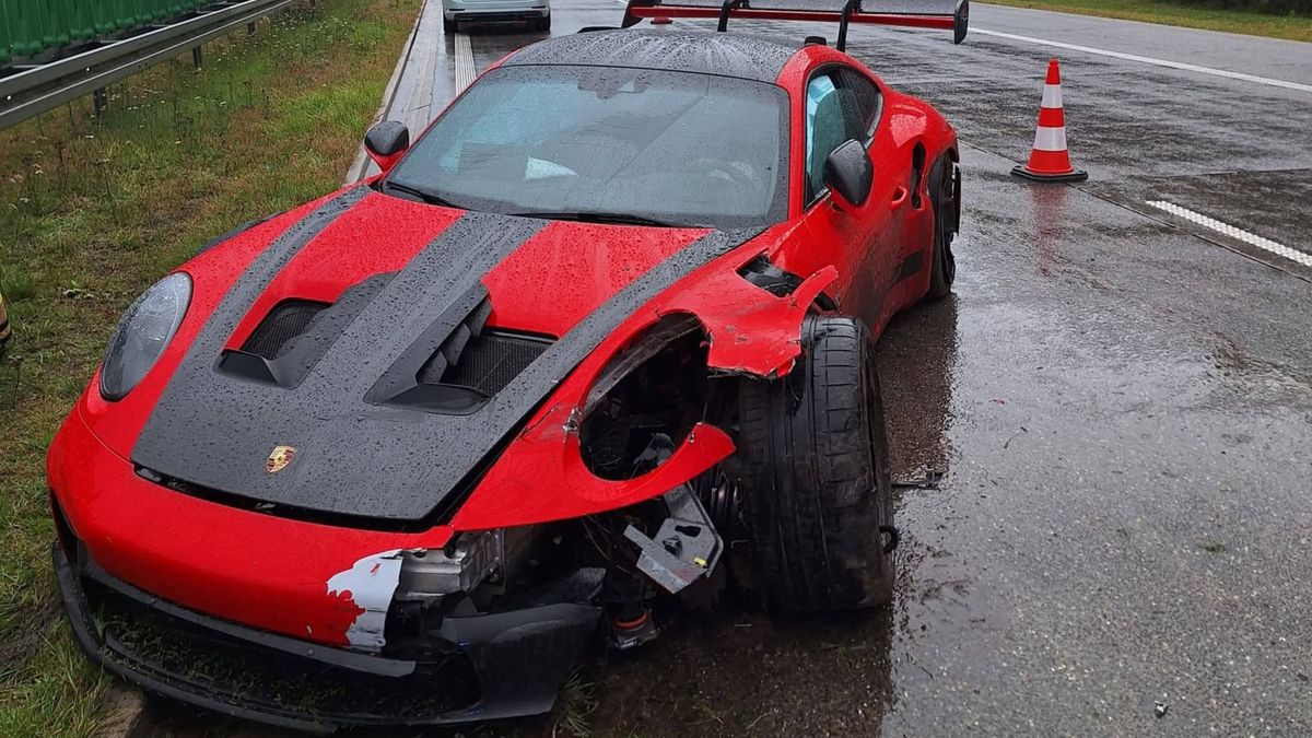 Rozbite Porsche na A2.