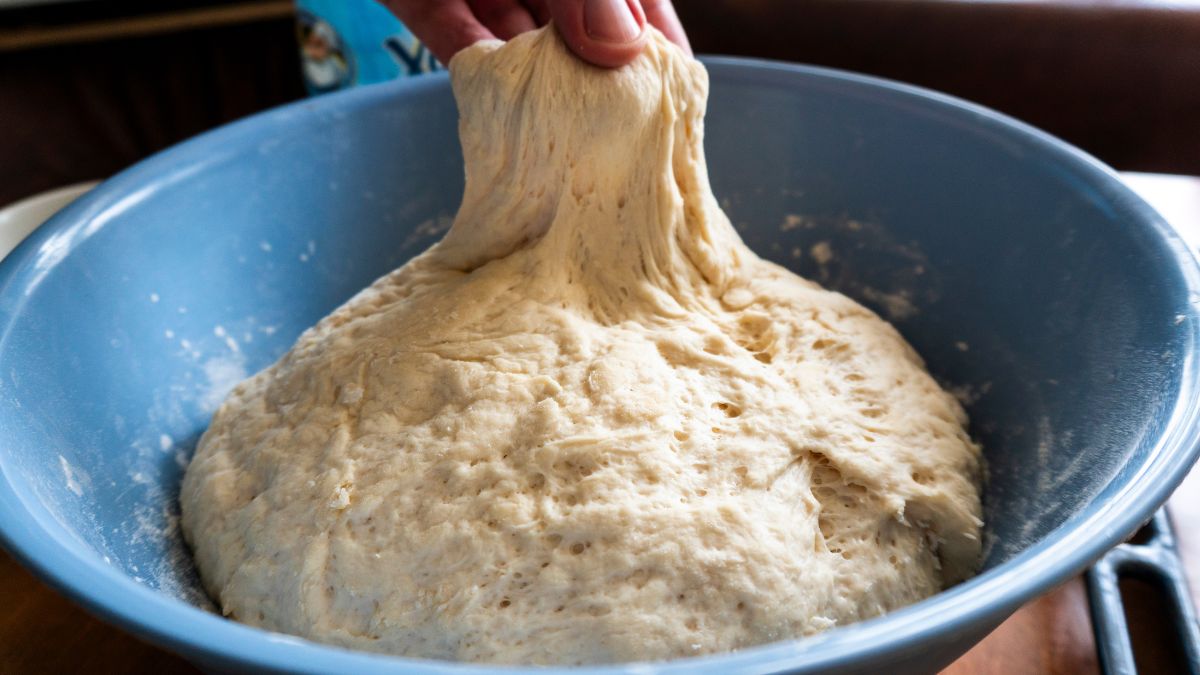 W jakich warunkach ciasto drożdżowe wyrasta najlepiej?