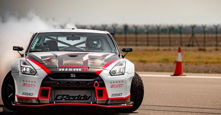 Nissan GT-R z rekordem świata w drifcie - pojechał bokiem 305 km/h
