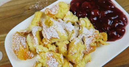 Ulubiony omlet cesarza. Banalnie prosty przepis na legendarne danie