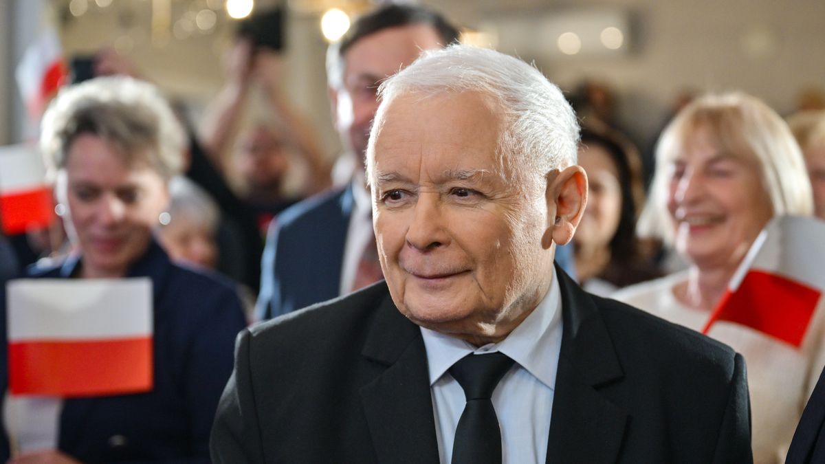 Sokołów Podlaski, 12.01.2026. Prezes Prawa i Sprawiedliwości Jarosław Kaczyński podczas spotkania z mieszkańcami w Restauracji ?Stara Drukarnia? w Sokołowie Podlaskim, 12 bm. Spotkanie odbywa się w ramach trasy ph. ?Czas Polski. Program Polaków?. (ad) PAP/Przemysław Piątkowski