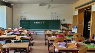 Wzmocnione środki bezpieczeństwa. Niektóre szkoły zamknięte w piątek