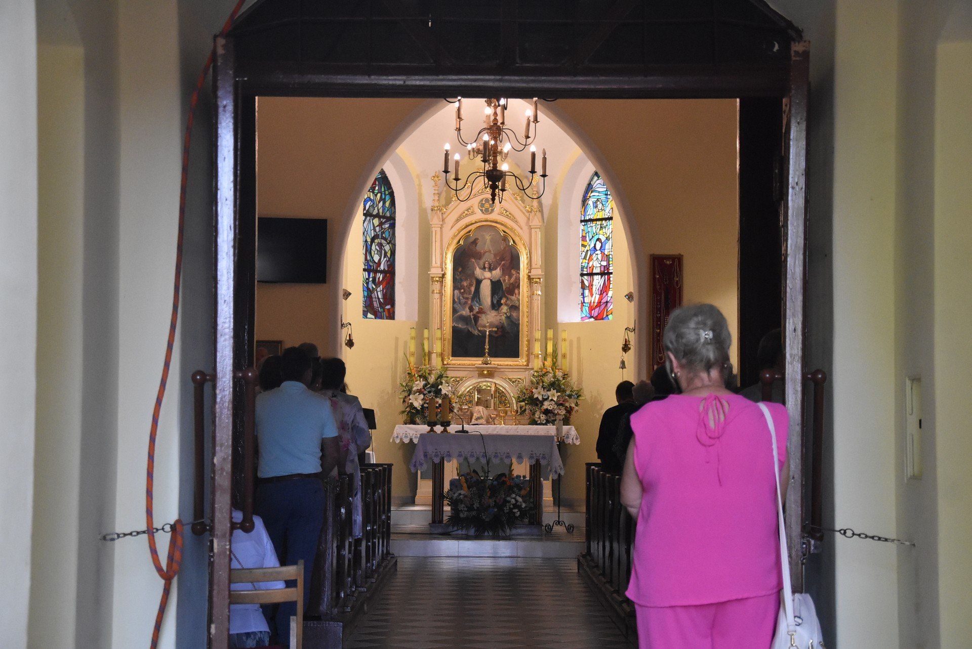 Wnętrze sanktuarium w Niemczynie