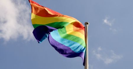 Spór o tęczową flagę w szkole. Rodzice uczniów nie kryją oburzenia