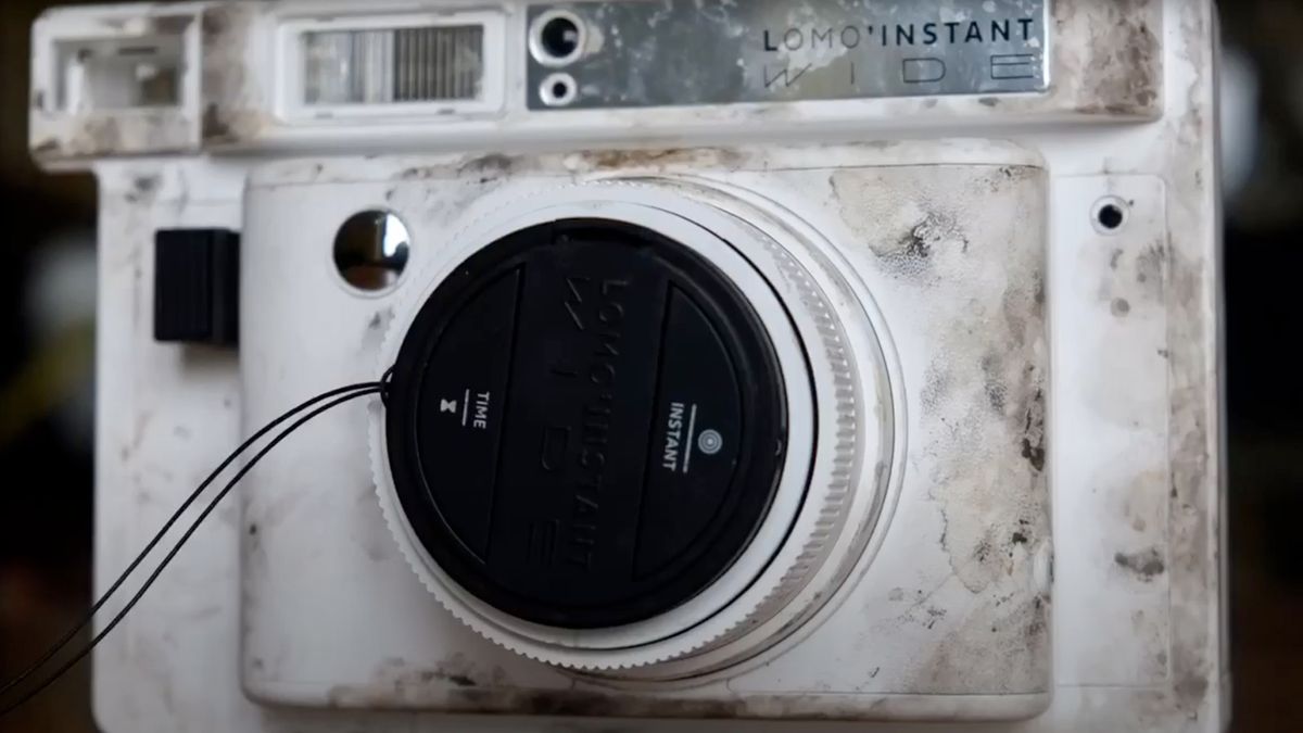 Artystka przerobiła Lomo Instant, by robić zdjęcia techniką mokrej płyty 1
