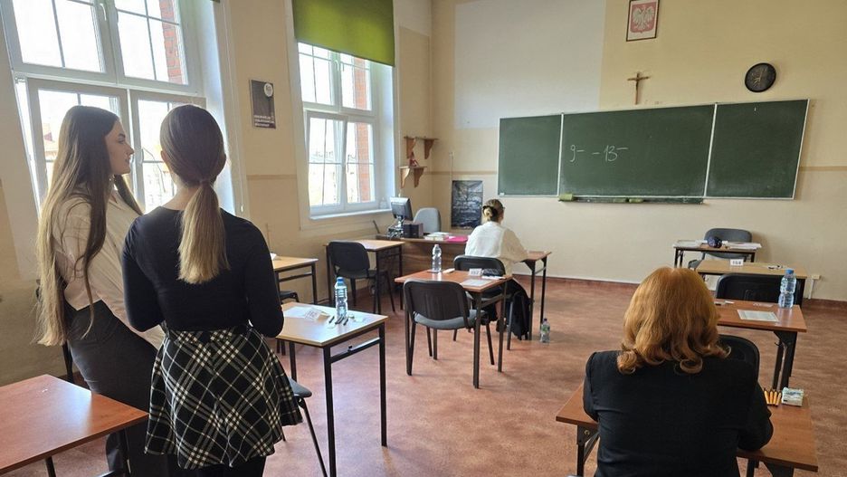 Uczniowie mają już za sobą egzaminy zewnętrzne. Teraz pozostaje czekanie na wyniki