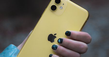Ależ oferta dla Ukraińców. Plus sprzedaje smartfony za 1 zł