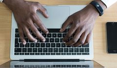 Copywriterzy zagrożeni ze strony sztucznej inteligencji? Mniej ofert pracy