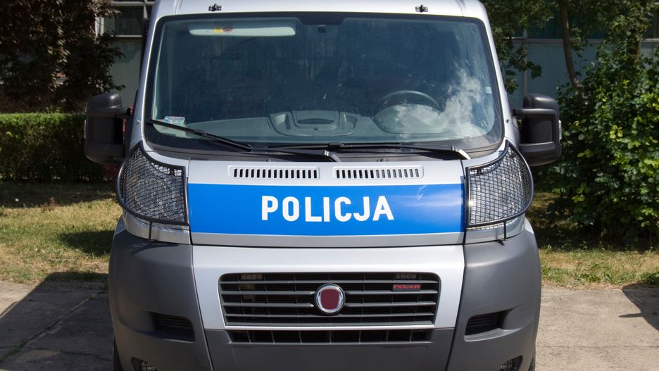 policja, police, radiowóz, drogówka, drogowa, radar, fotoradar, mandat, wypadek, kolizja, samochód, policyjny, zderzak, mundur, policjant, policjantka, komenda, posterunek, polski, polska, locha, radoslaw, maciejewski, patrol, dochodzenie, prawo, pojazd, ruch, zdarzenie, kontrola, zatrzymanie, areszt, kogut, van, furgon, suka, zamieszki, demonstracja