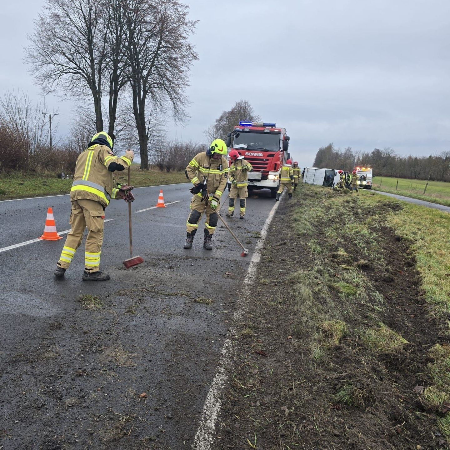 Dachowanie busa na dw 165