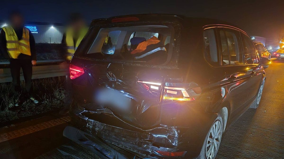 Zderzenie trzech samochodów osobowych na A4.