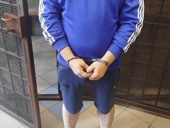 Warszawa: Policjanci wyczuli charakterystyczny zapach od przechodnia. Marihuanę ukrył w bieliźnie