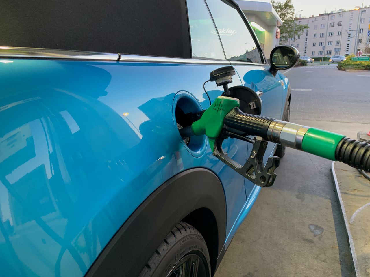 Ciąg dalszy wzrostów cen na stacjach benzynowych. Możliwe jest nawet 6 zł/litr
