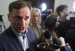Reaguje na słowa Ziobry. "Nikt nie ma nad nim żadnej kontroli"