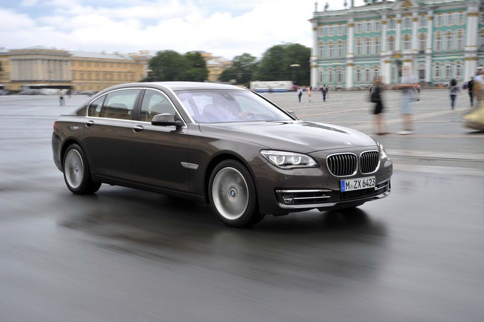 BMW serii 7 na rok 2013 - megagaleria niemieckiego okrętu flagowego 73