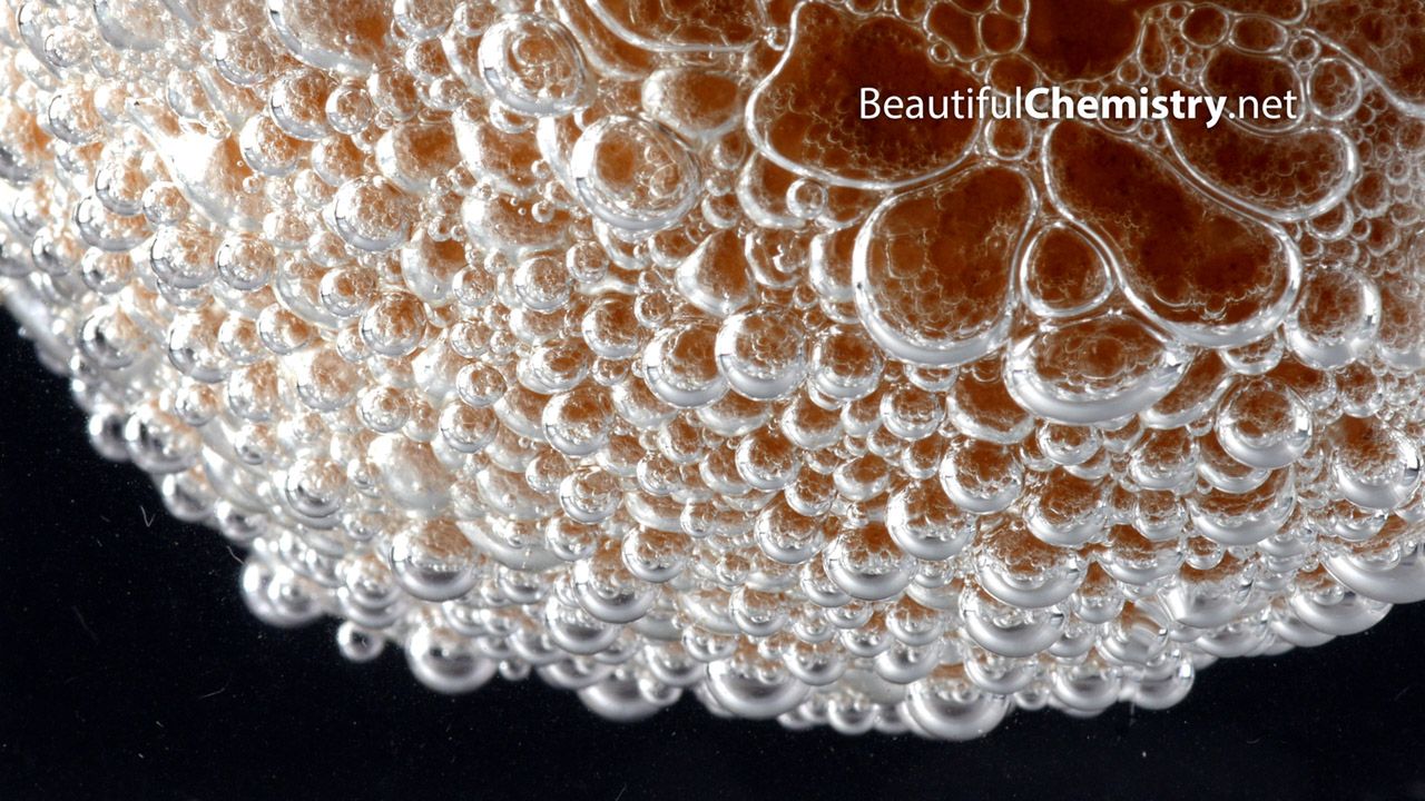Procesy chemiczne w trybie makro nagrane w 4K Lumixem GH4 5